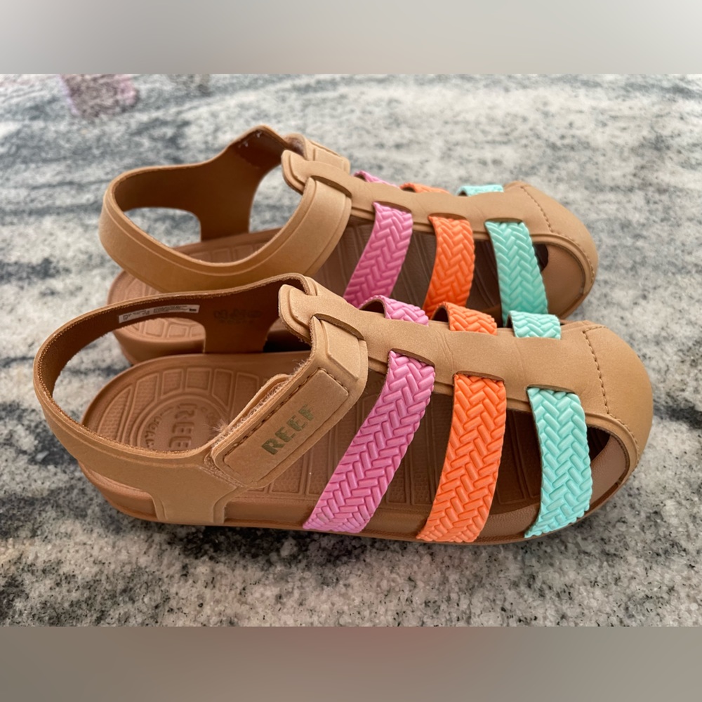 Reef Girls Sandals- new without tags/box